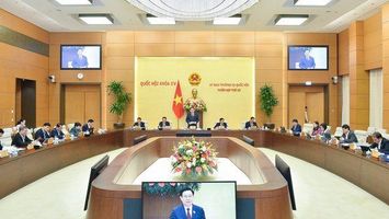 Công bố Nghị quyết của UBTVQH về tổ chức, nhân sự