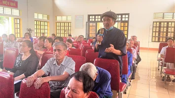 Nhiều cử tri huyện Quỳnh Lưu kiến nghị chế độ, chính sách đối với người có công với cách mạng