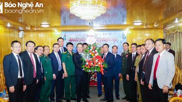 Chủ tịch Ủy ban nhân dân tỉnh Nghệ An chúc Tết cổ truyền Bunpimay tỉnh Hủa Phăn (Lào)