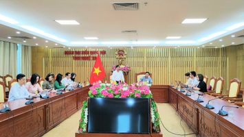 Ban Biên tập Trang thông tin điện tử Đại biểu nhân dân tỉnh Nghệ An làm việc với Báo điện tử VietNamNet