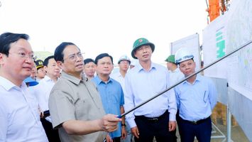 Thủ tướng Chính phủ: Phấn đấu khánh thành cao tốc Bắc - Nam đoạn Nghi Sơn - Diễn Châu trước ngày 2/9 tới.