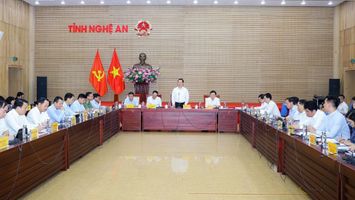 Chủ tịch UBND tỉnh yêu cầu tăng cường trách nhiệm trong việc xây dựng Nghị quyết trình HĐND tỉnh