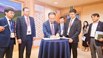 Đoàn công tác tỉnh Nghệ An làm việc với Thành phố Gwangju (Hàn Quốc)