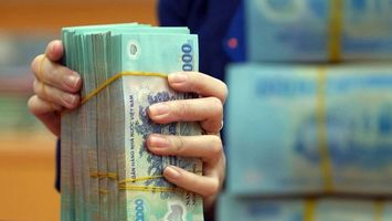 4 lần cải cách, lương công chức Việt Nam vẫn thấp