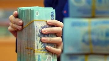 4 lần cải cách, lương công chức Việt Nam vẫn thấp
