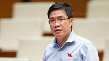 Đại biểu Hoàng Minh Hiếu - Đoàn ĐBQH tỉnh Nghệ An: Tạo hành lang pháp lý vững chắc cho việc số hóa các hoạt động ngân hàng