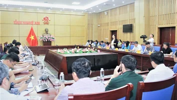 Khắc phục tình trạng dân cần chính sách, có tiền mà không tiêu được