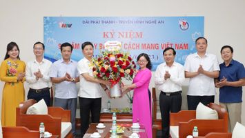 Thường trực HĐND tỉnh và Đoàn ĐBQH tỉnh chúc mừng Báo Nghệ An và Đài PT-TH Nghệ An nhân kỷ niệm Ngày Báo chí cách mạng Việt Nam