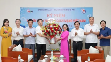 Thường trực HĐND tỉnh và Đoàn ĐBQH tỉnh chúc mừng Báo Nghệ An và Đài PT-TH Nghệ An nhân kỷ niệm Ngày Báo chí cách mạng Việt Nam