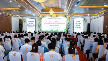 Đảng ủy Khối CCQ tỉnh Nghệ An bồi dưỡng công tác Đảng cho 500 cán bộ dự nguồn cấp ủy cơ sở