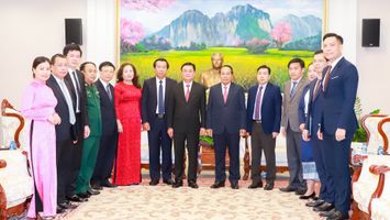 Thường trực Ban Bí thư, Phó Chủ tịch nước CHDCND Lào tiếp Đoàn đại biểu cấp cao tỉnh Nghệ An