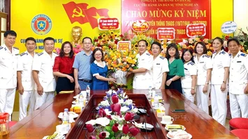 Đoàn đại biểu Quốc hội tỉnh Nghệ An chúc mừng 77 năm ngày truyền thống Thi hành án dân sự