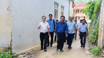 Bộ trưởng Lê Minh Hoan kiểm tra công tác ứng phó trước mùa mưa bão tại huyện biên giới Kỳ Sơn, Nghệ An