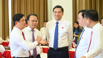 HĐND tỉnh Nghệ An khóa XVIII thông qua 30 nghị quyết chuyên đề tại Kỳ họp thứ 14