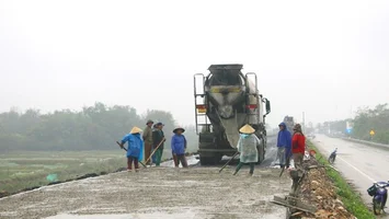 Sở Nông nghiệp và Phát triển nông thôn trả lời cử tri xã Long Xá, huyện Hưng Nguyên về nâng cấp đường và nạo vét mương dân sinh đê Tả Lam