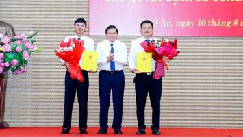 Công bố quyết định bổ nhiệm 2 Phó Giám đốc Sở Kế hoạch và Đầu tư, Sở Nông nghiệp và Phát triển nông thôn Nghệ An