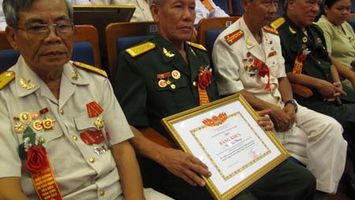 Sở Lao động, Thương binh và Xã hội trả lời kiến nghị của cử tri xã Hưng Trung, huyện Hưng Nguyên về chi trả tiền thưởng huân chương