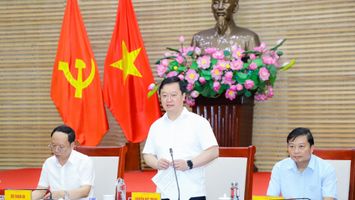 Chủ tịch UBND tỉnh: Phấn đấu đạt mục tiêu giải ngân vốn đầu tư công và 3 chương trình mục tiêu quốc gia đã đề ra