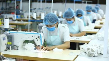 Bảo đảm thực hiện pháp luật lao động về lao động nữ trong thực tiễn áp dụng và một số kiến nghị