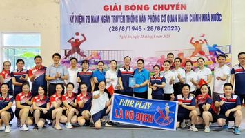 Giao lưu thể thao kỷ niệm Ngày truyền thống Văn phòng cơ quan hành chính Nhà nước