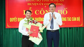 Trao quyết định bổ nhiệm Bí thư Huyện ủy Con Cuông