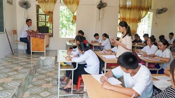 Bộ Nội vụ trả lời kiến nghị cử tri về chính sách thực hiện cơ chế tự chủ trong trường học cấp tiểu học