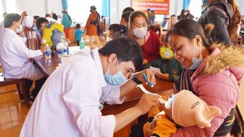 Sở Y tế trả lời cử tri Hà Văn Quỳnh, Phó Giám đốc Bệnh viện khu vực Tây Nam Nghệ An về hỗ trợ khám bệnh, chữa bệnh cho người nghèo