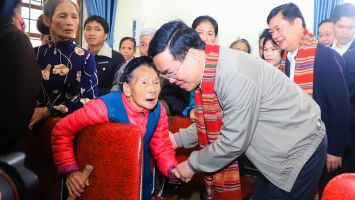 Chủ tịch nước Võ Văn Thưởng dự chương trình 'Tết nhân ái' tại xã biên giới tỉnh Nghệ An