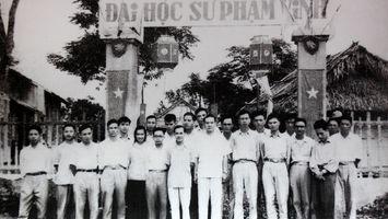 Giáo sư Nguyễn Thúc Hào - Long lanh một ánh nguyệt tròn