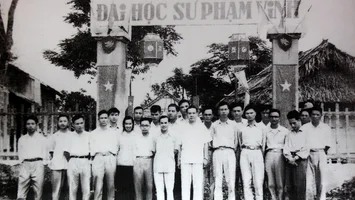 Giáo sư Nguyễn Thúc Hào - Long lanh một ánh nguyệt tròn