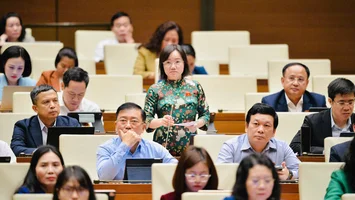 Đề xuất kéo dài tuổi phục vụ tại ngũ của sĩ quan: Cần phân cấp cho Chính phủ hoặc Bộ Quốc phòng