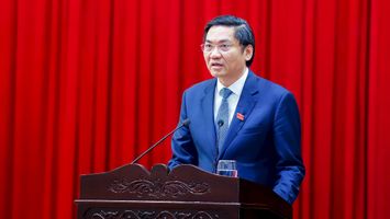 Phát huy tinh thần đổi mới, trách nhiệm, trí tuệ để xem xét, quyết định các vấn đề quan trọng của tỉnh nhà *