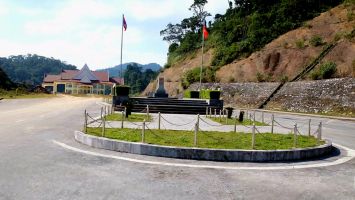 Tạo điều kiện thuận lợi cho phương tiện cơ giới đường bộ qua lại biên giới Việt Nam - Lào qua cửa khẩu phụ