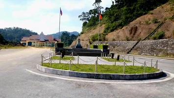 Tạo điều kiện thuận lợi cho phương tiện cơ giới đường bộ qua lại biên giới Việt Nam - Lào qua cửa khẩu phụ