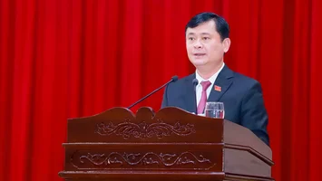 Nêu cao tinh thần trách nhiệm của đại biểu, quyết nghị thực hiện các công trình, dự án quan trọng *