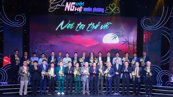 Sâu lắng Gala 'Người Nghệ muôn phương
