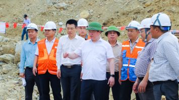 Chủ tịch UBND tỉnh Nghệ An Nguyễn Đức Trung kiểm tra công tác triển khai công trình đường dây 500kV mạch 3