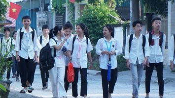 Xây dựng chính sách hỗ trợ học sinh THPT vùng sâu của huyện miền núi