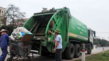Sở Tài chính trả lời cử tri các phường: Lê Lợi, Hồng Sơn, thành phố Vinh về chế tài xử phạt hành vi không chấp hành nộp giá dịch vụ vệ sinh môi trường