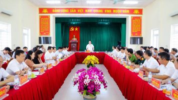 Chủ tịch UBND tỉnh Nghệ An chỉ rõ hướng ưu tiên phát triển của huyện Hưng Nguyên