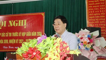 Phó Bí thư Thường trực Tỉnh uỷ Nguyễn Văn Thông tiếp xúc cử tri huyện Quỳ Châu