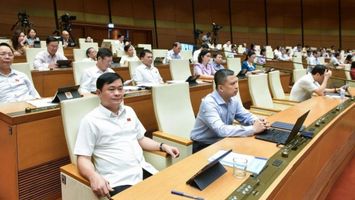 Quốc hội thảo luận về kết quả giám sát thực hiện chính sách tài khóa, tiền tệ hỗ trợ phục hồi, phát triển kinh tế - xã hội