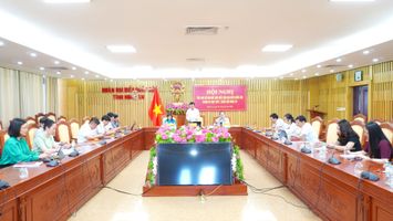 Phó trưởng Đoàn ĐBQH tỉnh và đại biểu Quốc hội chuyên trách tiếp xúc cử tri nơi làm việc