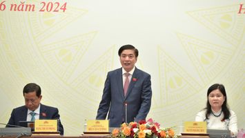 Tổng Thư ký Quốc hội Bùi Văn Cường chủ trì họp báo công bố kết quả Kỳ họp thứ Bảy, Quốc hội Khóa XV