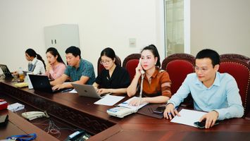 28 lượt cử tri gọi điện qua đường dây điện thoại trực tuyến trong ngày làm việc đầu tiên kỳ họp thứ 21, HĐND tỉnh khóa XVIII
