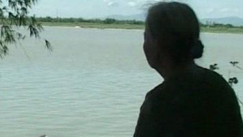“Gọi cho mẹ tuần một lần cũng được…”