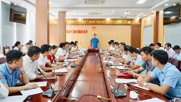 Thường trực HĐND huyện Tân Kỳ tố chức hội nghị trao đổi kinh nghiệm với Thường trực HĐND các xã, thị trấn