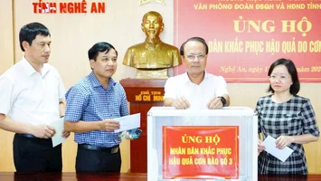 Thường trực HĐNĐ, Đoàn ĐBQH tỉnh và Văn phòng Đoàn ĐBQH và HĐND tỉnh quyên góp ủng hộ đồng bào phía Bắc bị thiệt hại do bão số 3