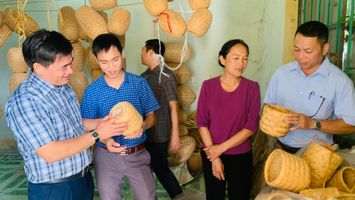 Thường trực HĐND huyện Quỳnh Lưu giám sát về công tác quản lý nhà nước đối với hoạt động của các Hợp tác xã dịch vụ nông nghiệp và làng nghề