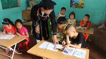 Bộ Giáo dục và Đào tạo trả lời kiến nghị cử tri về chính sách đối với giáo viên dạy điểm trường chính ở các cơ sở giáo dục mầm non công lập vùng có điều kiện kinh tế - xã hội đặc biệt khó khăn